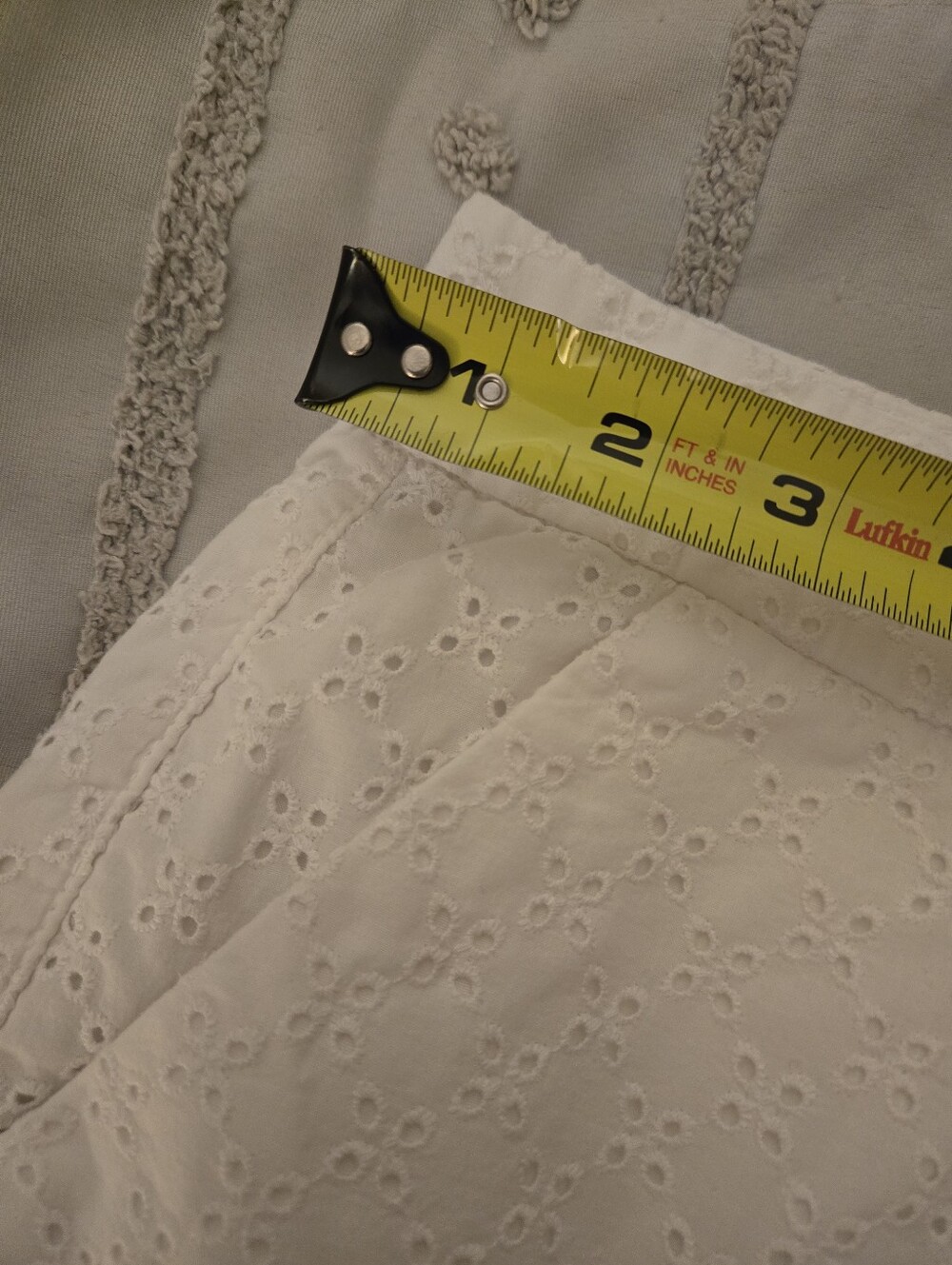 Old Navy White Eyelet High-Rise Everyday Shorts - Picture 6 of 8